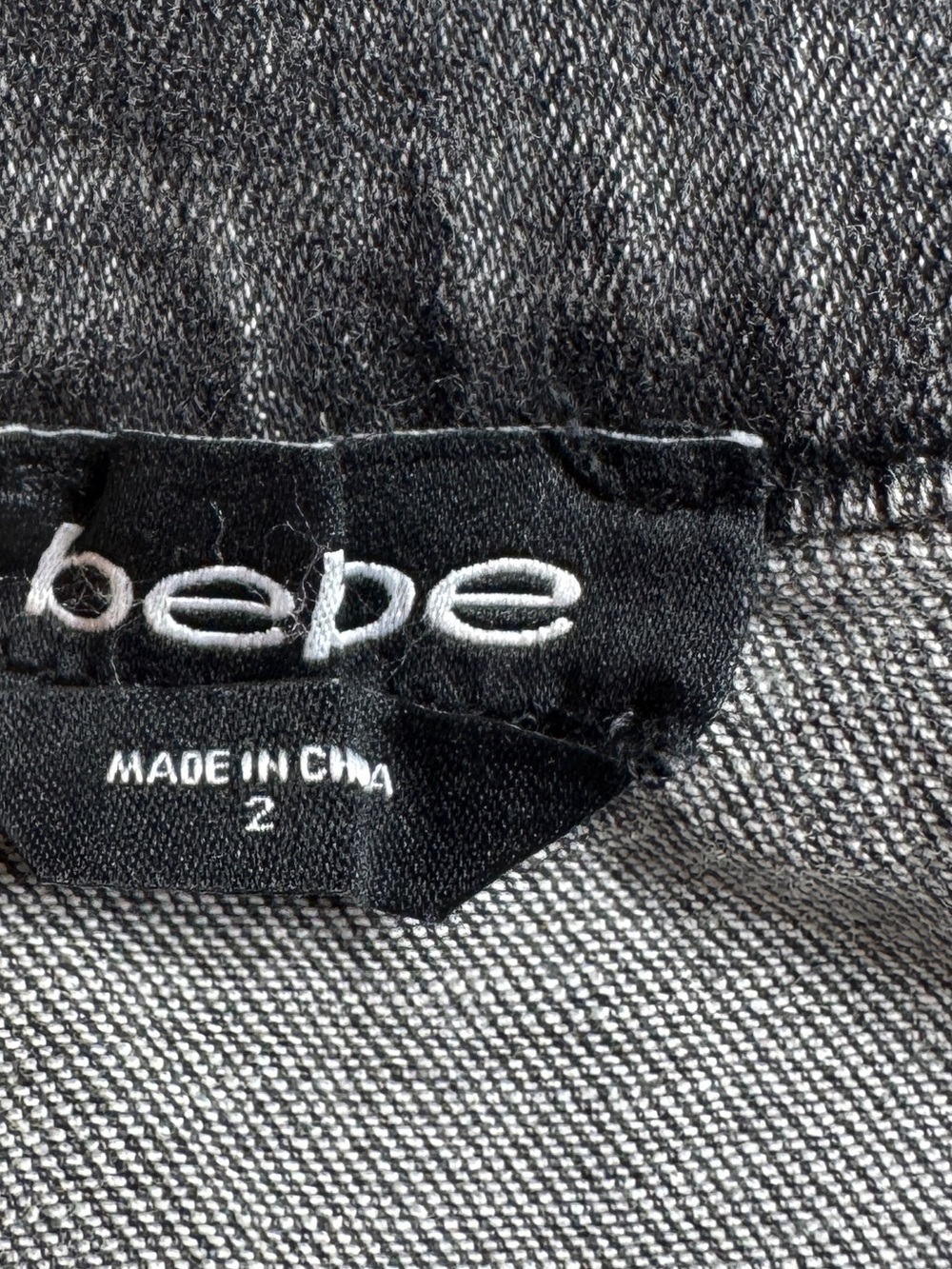 Bebe Puff Sleeves Faded Black Denim Jean Buttoned Belted Mini Dress Size 2 - Picture 15 of 16